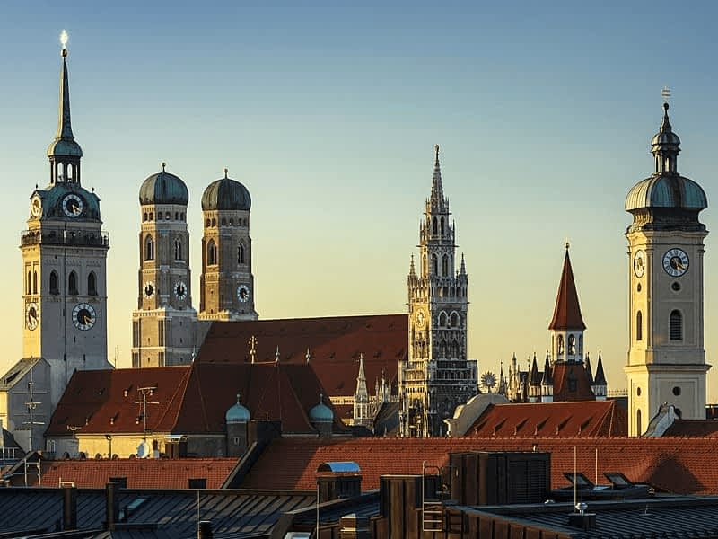 Towers Munich city centre by Jörg Lutz (image 2505S by München Tourismus) Towers Munich city centre by Jörg Lutz (image 2505S by München Tourismus)